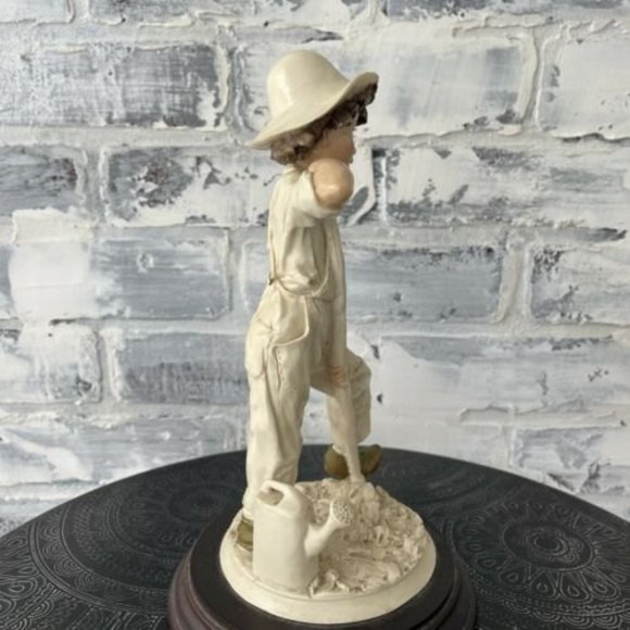 Vittario Tessaro By ADL  Little Boy Digging / Garden Figurine - Picture 5 of 11